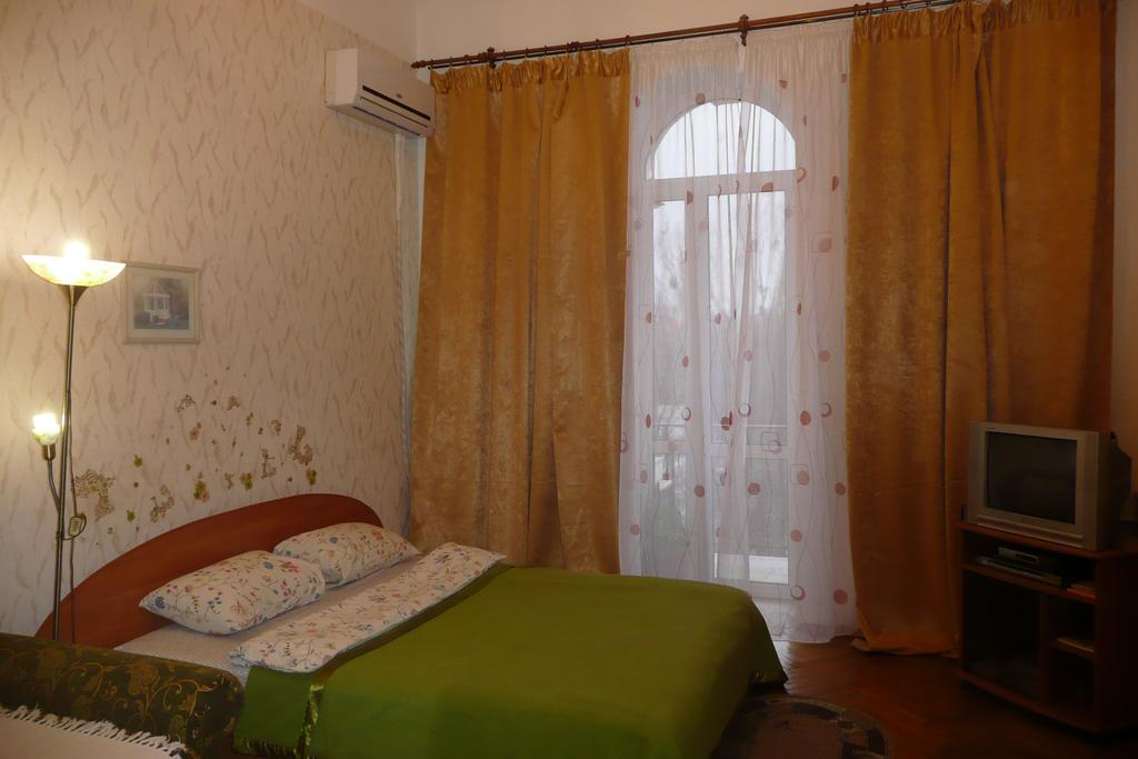 Ukr Apartments In The Centre Kyiv Room photo