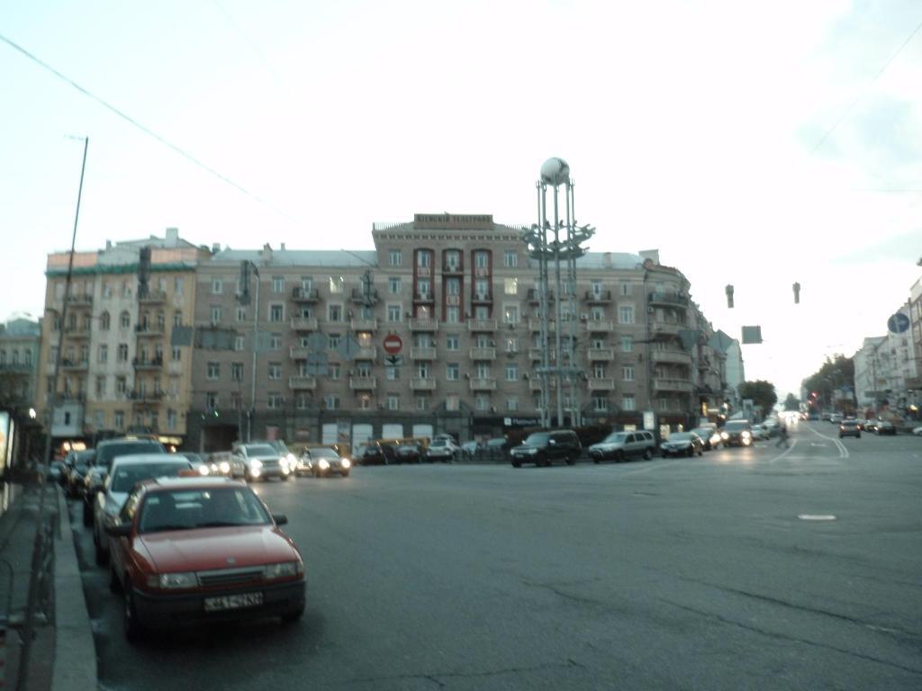 Ukr Apartments In The Centre Kyiv Exterior photo