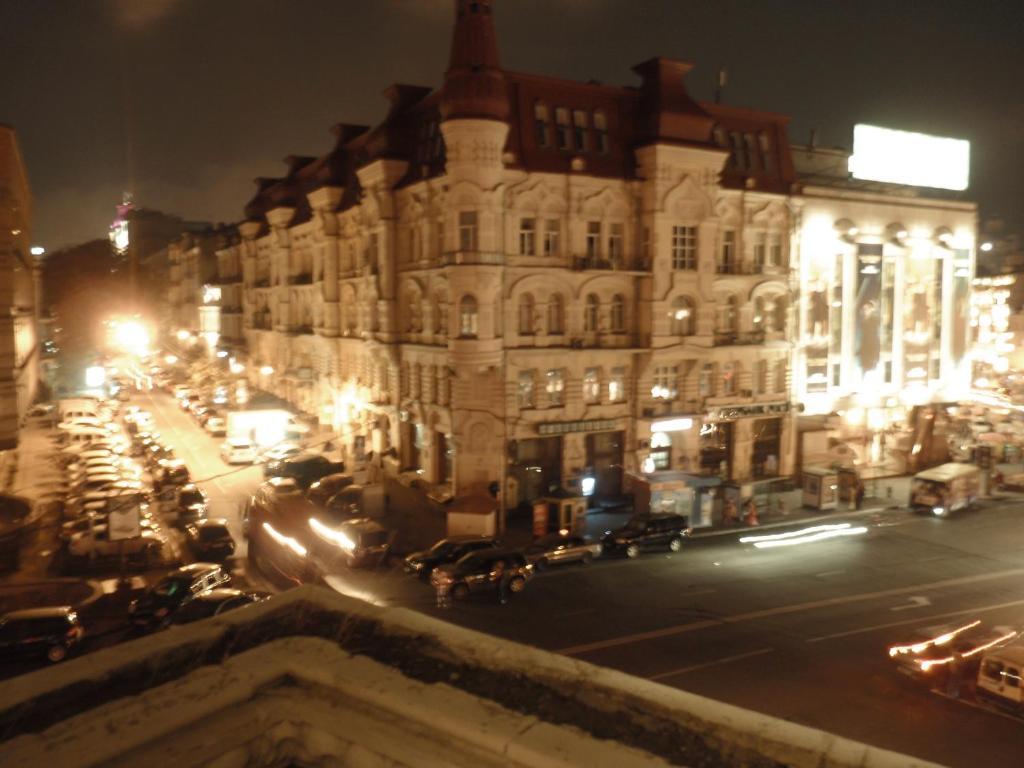 Ukr Apartments In The Centre Kyiv Exterior photo