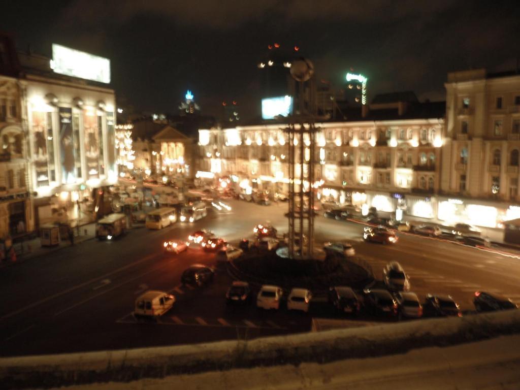 Ukr Apartments In The Centre Kyiv Exterior photo